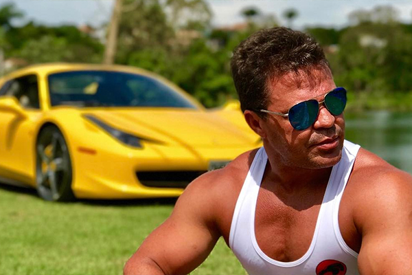 Suspeito de estelionato, sertanejo Eduardo Costa presta depoimento; saiba detalhes
