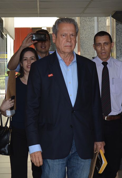 Justiça determina prisão do ex-ministro José Dirceu