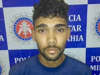 Homem é preso com armas e drogas após denúncia de tráfico no bairro Prainha, em Paulo Afonso