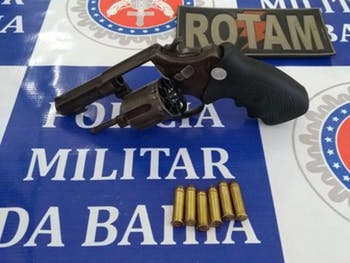 Homem é preso por posse ilegal de arma de fogo após denúncia em Paulo Afonso