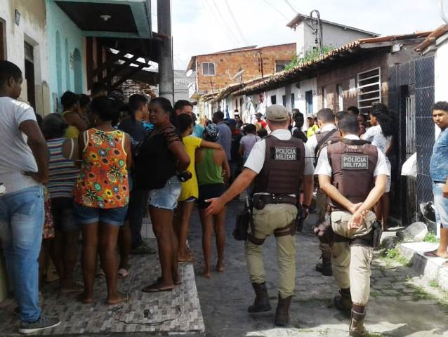 Jovem é morto a tiros no bairro Olhos DÁgua; duas pessoas são baleadas