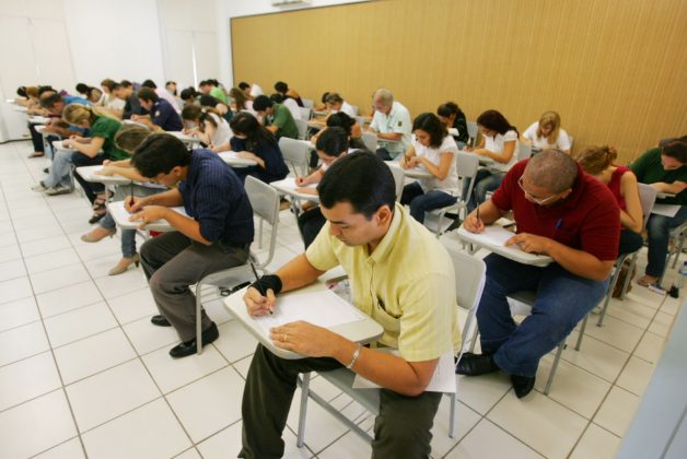 Concursos abrem mais de 14 mil vagas em todo o Brasil; confira detalhes