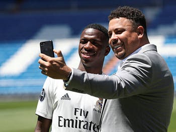 De férias, Ronaldo Fenômeno é internado às pressas em Ibiza, diz jornal