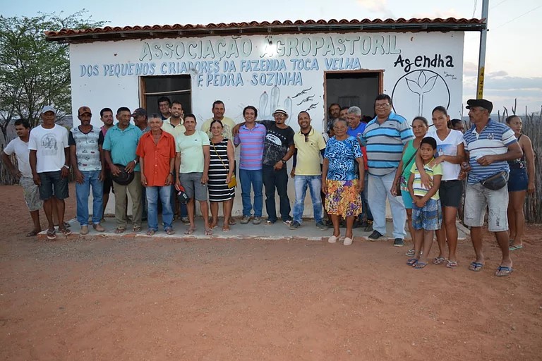CANUDOS-BA: ADUTORA LEVARÁ ÁGUA ENCANADA PARA A COMUNIDADE PEDRA SOZINHA