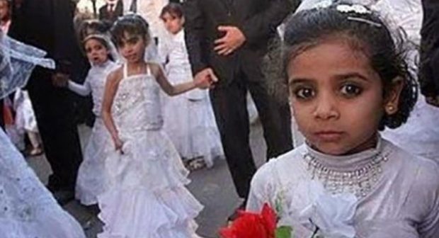 Menina obrigada a casar com 8 anos morre após noite de núpcias com marido de 40