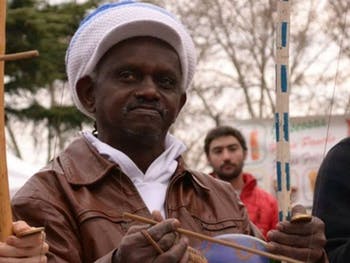 Mestre de capoeira é morto a golpes de faca após discussão política na Bahia