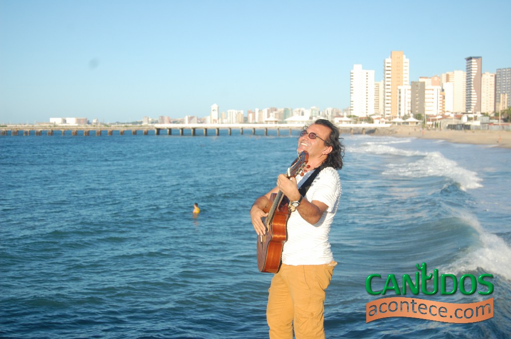 Pingo de Fortaleza lança o LP/CD Centauros e Canudos Redivivo na região de Canudos - BA