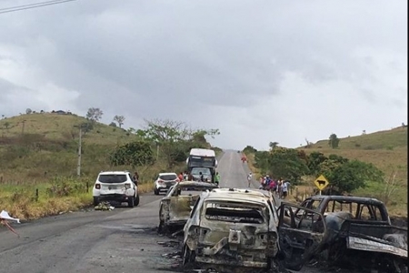 Estradas federais e estaduais registram 55 acidentes com 10 mortes e 57 feridos durante feriado prolongado na BA
