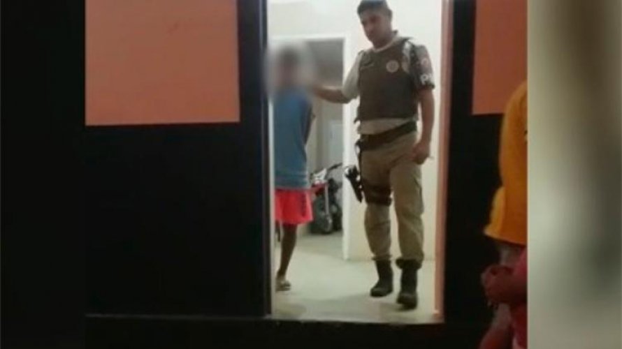 Adolescentes suspeitos de matar professor a facadas são apreendidos no interior da Bahia