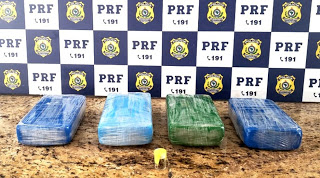  Mulher é presa em flagrante com cocaína dentro de mochila e CNH falsa durante fiscalização em ônibus na Bahia