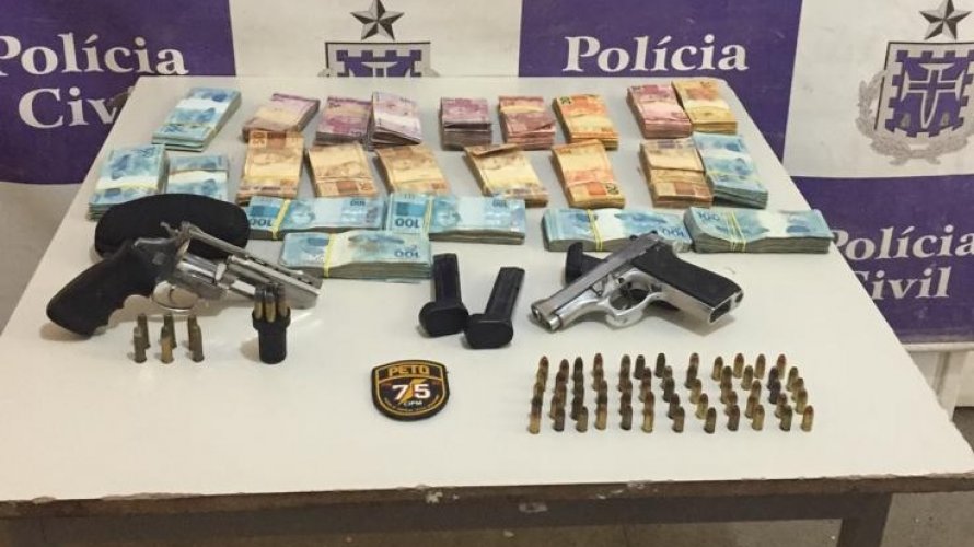 Homem é preso com armas, munições e R$ 125 mil durante operação policial em Juazeiro