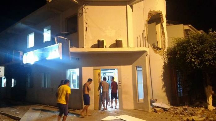 Bando explode agência do Banco do Brasil de Andorinha