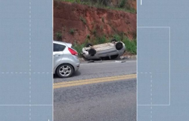 Homem para em rodovia baiana para socorrer vítimas de acidente e acaba tendo o carro roubado