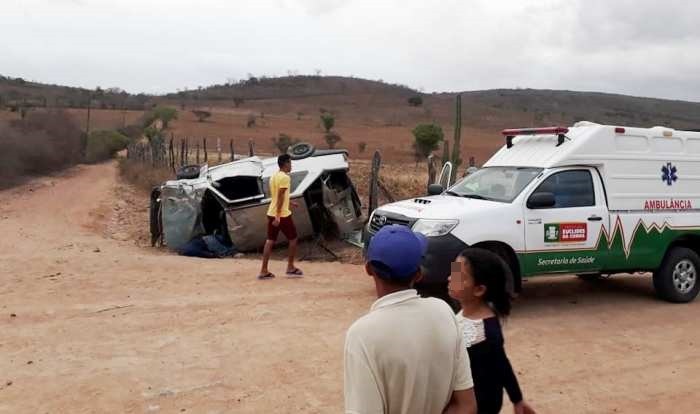 Uma pessoa morre e duas ficam feridas em capotamento na zona rural de Euclides da Cunha 