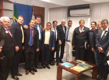  Prefeitos baianos comemoram congelamento de FPM no Senado