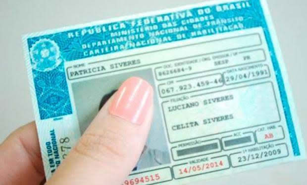 Defesa no Detran para motoristas que podem ter CNH suspensa vale até o dia 31
