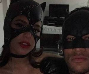 Bruna Marquezine e Neymar posam juntos e fãs vão à loucura