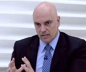 Ministro da Justiça anuncia que policiais poderão usar armas apreendidas com criminosos
