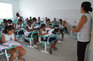 Mais 254 professores aprovados no último concurso são convocados
