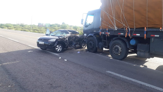 Veículo com placa de Paulo Afonso se envolve em acidente na BR-110, em Petrolândia- PE