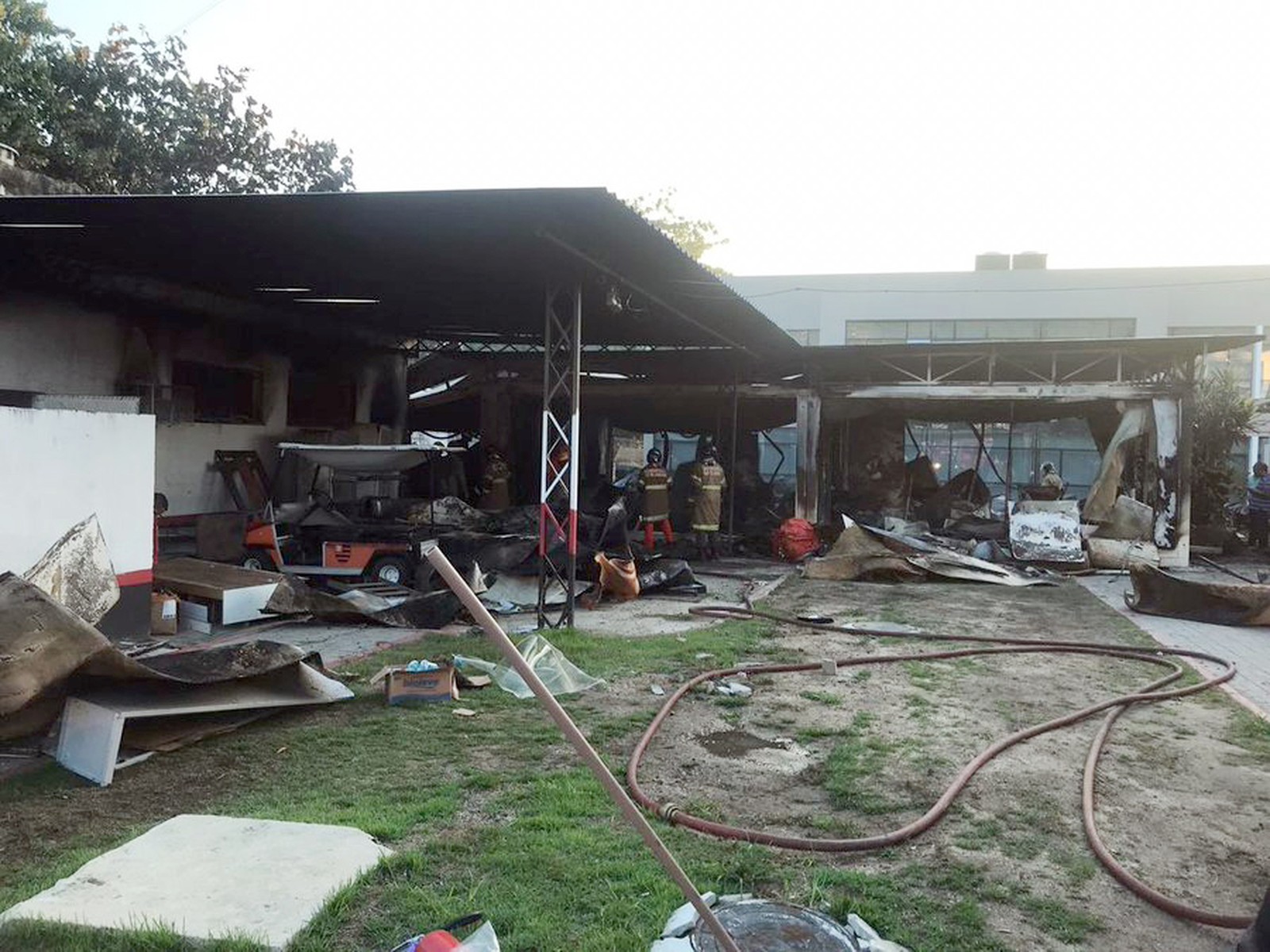 Incêndio deixa 10 mortos no alojamento da base do Flamengo no Rio