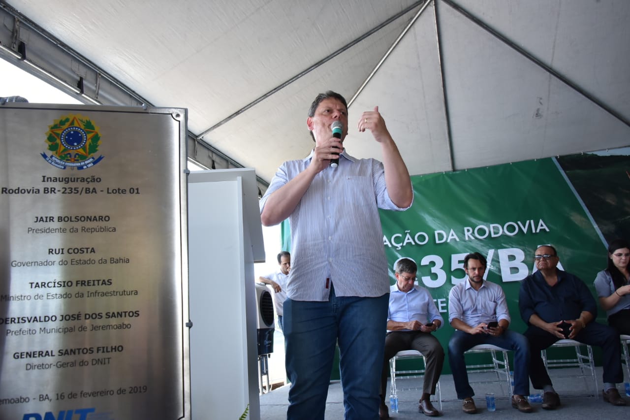 Ministro da Infraestrutura inaugura novo trecho na BR-235 entre Bahia e Sergipe