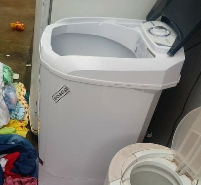 Criança é achada morta de cabeça para baixo dentro de máquina de lavar roupas, em RO