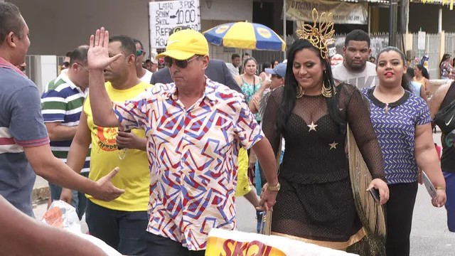 Prefeito exige presença de servidores comissionados em show da noiva em prévia de carnaval 