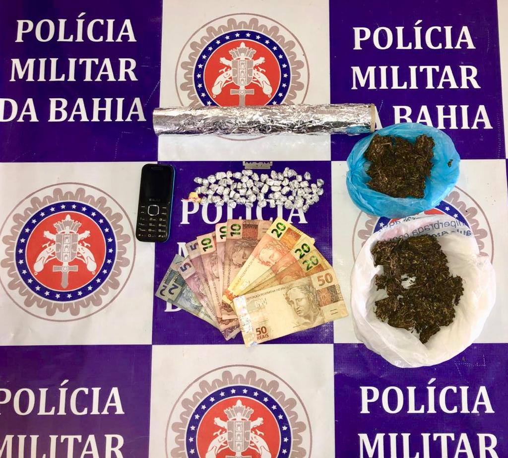 Após denúncia, mulher é presa em casa com drogas no centro de Paulo Afonso