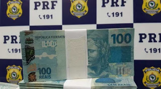 Passageiro é preso com mais de R$ 200 mil em dinheiro falso em ônibus na Bahia; cédulas seriam distribuídas durante Carnaval de Salvador