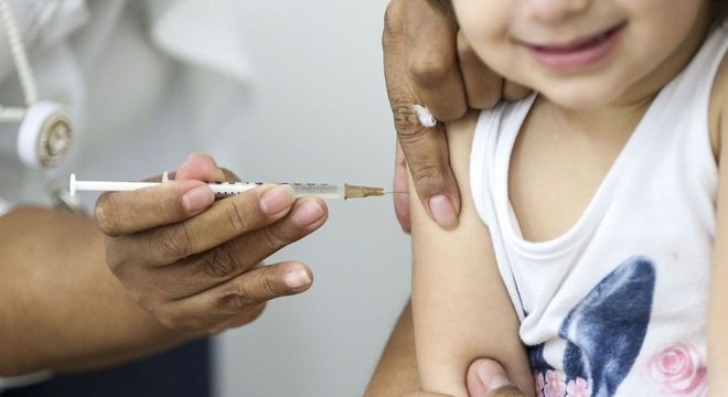 Crianças são principais vítimas da meningite meningocócica. Entenda