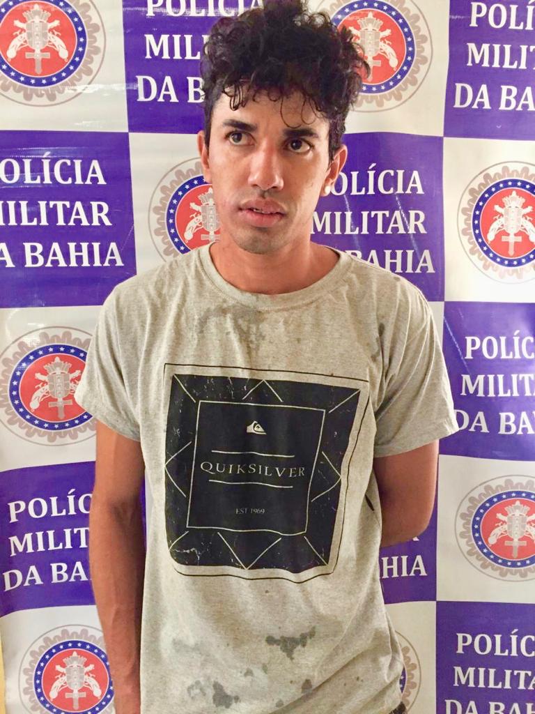 Homem é preso com arma e drogas em casa após denúncia no BTN 2, em Paulo Afonso 