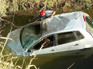 Motorista morre após carro despencar de ponte e cair em rio na Bahia