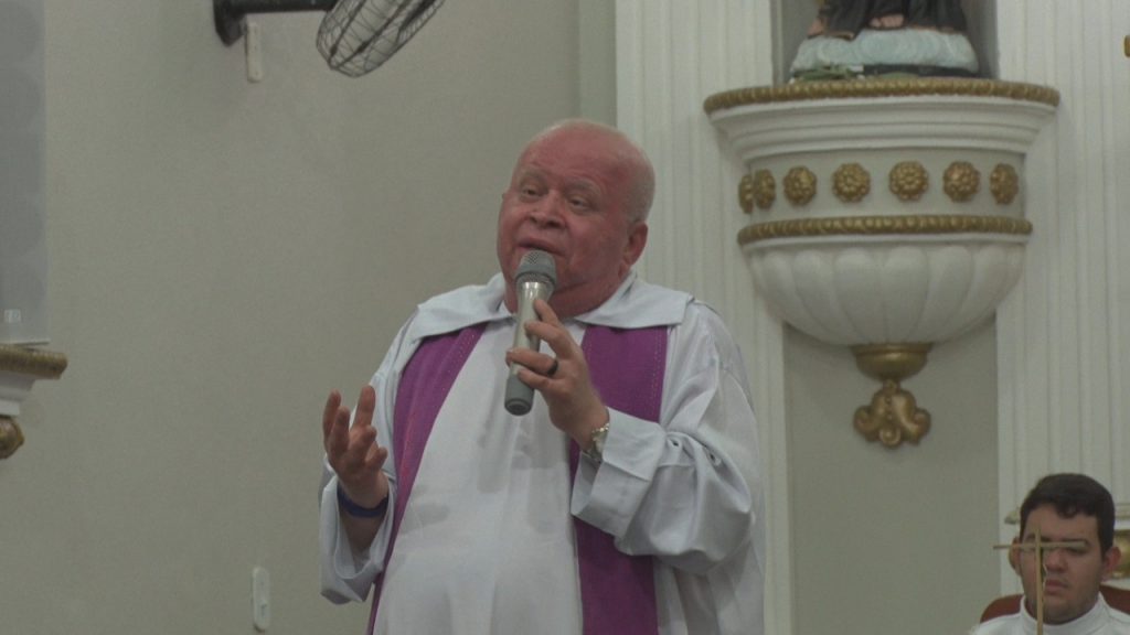 “Estão querendo tirar a rapa do taxo”, declara Padre sobre Governo Federal em missa de homenagem aos 189 anos de Antônio Conselheiro