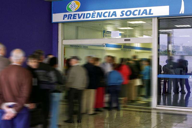 1,3 milhão de aposentados podem ter o benefício de março bloqueado