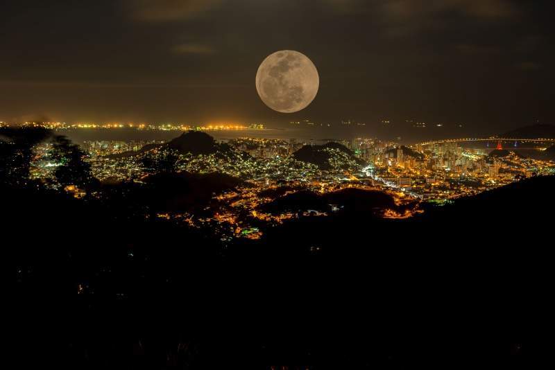 Última superlua de 2019 brilhará no céu na noite desta quarta-feira. Veja o horário e programe-se! 