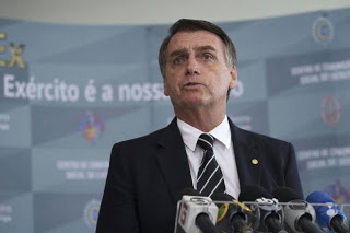 Bolsonaro quer anular placas do Mercosul em circulação no Brasil: “Despesa a mais”