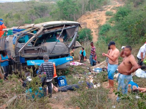 Morre a oitava vítima de acidente com ônibus na BR-116, na Bahia