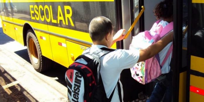 Justiça obriga município de Monte Santo a oferecer serviço de transporte escolar para toda zona rural