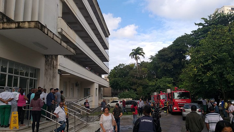 Incêndio atinge Hospital das Clínicas da Ufba, em Salvador
