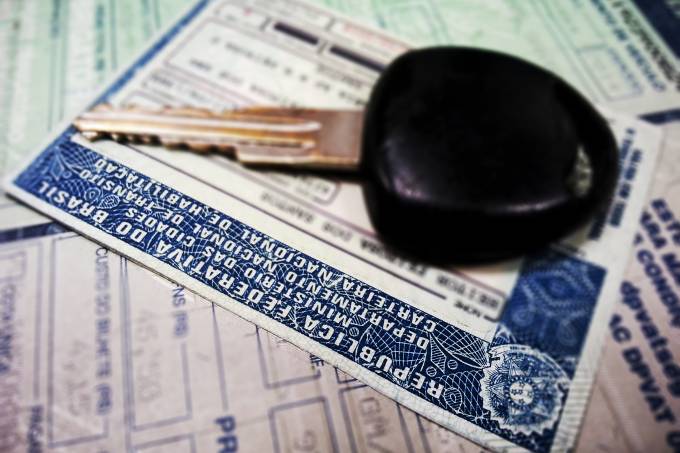 Governo reduz horas de aulas para tirar CNH e torna simulador facultativo