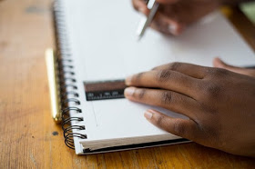 No Brasil, 40% da população acima de 25 anos não têm nem ensino fundamental