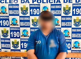 Funcionário público é detido por tomar banho nu e se depilar no quintal de casa sem muro