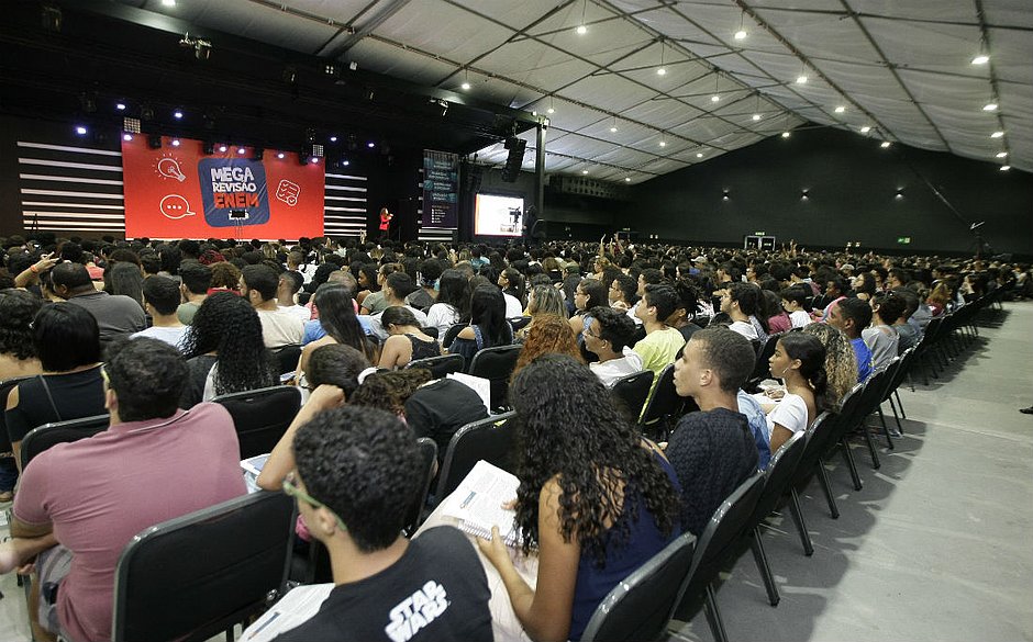 Bahia: menos de 5% dos alunos do Ensino Médio aprendem matemática; entenda