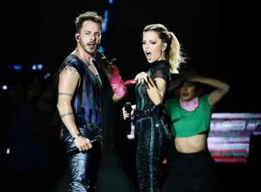 Em show com atraso e mudanças em setlist, Sandy e Junior emocionam fãs em Salvador