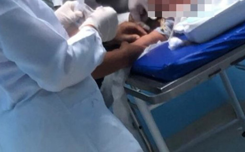 Bahia: Criança de 1 ano é hospitalizada após ingerir cocaína encontrada em condomínio de luxo