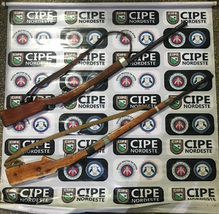 Monte Santo: Homem é preso após ameaçar ex-companheira com espingardas e atear fogo em carro