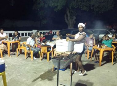 Jacobina: Fora do programa 'Mais Médicos', cubana vende churrasco para se manter