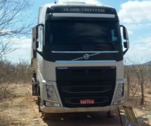 Bandidos rendem motorista e roubam pneus de carreta em Jeremoabo- BA