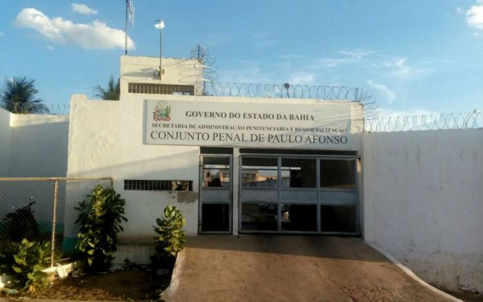 Juiz determina instalação de bloqueadores de celulares no presídio de Paulo Afonso
